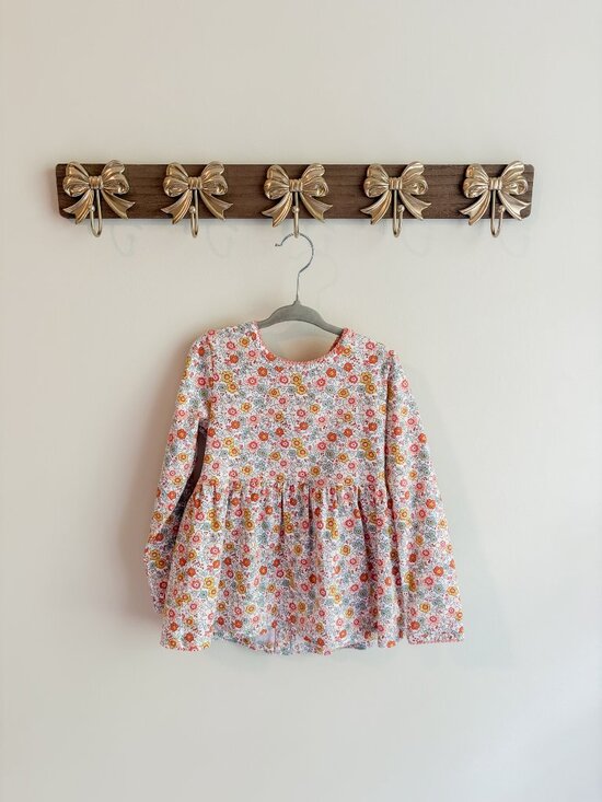Shrimp and Grits Kids Other - Shrimp and Grits Kids Girls Size Small (4-5T) Floral Long Sleeve Top with Button
